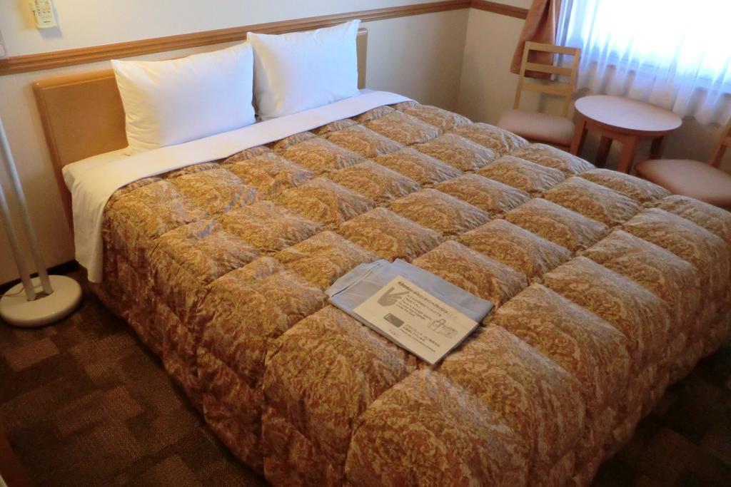 Toyoko Tozai-sen Nishi-kasai Hotel Tokio